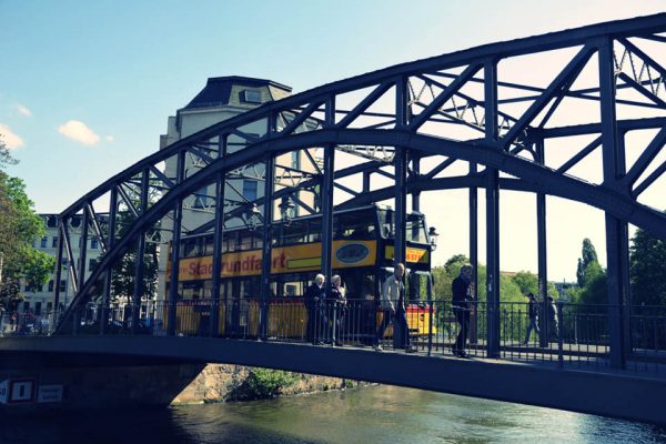 Hipster Walk Könnerritzbrücke